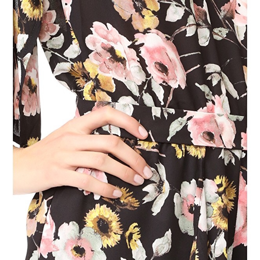🦄SOLD🦄 Anthro Cupcakes & Cashmere Floral Romper - Picture 3 of 7